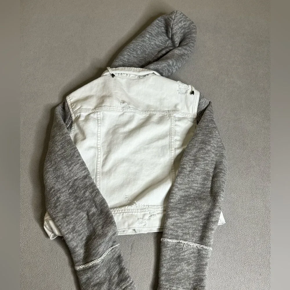 Free People White and Grey Jean Jacket Distressed Denim Detachable Hood Size XS - Picture 2 of 15